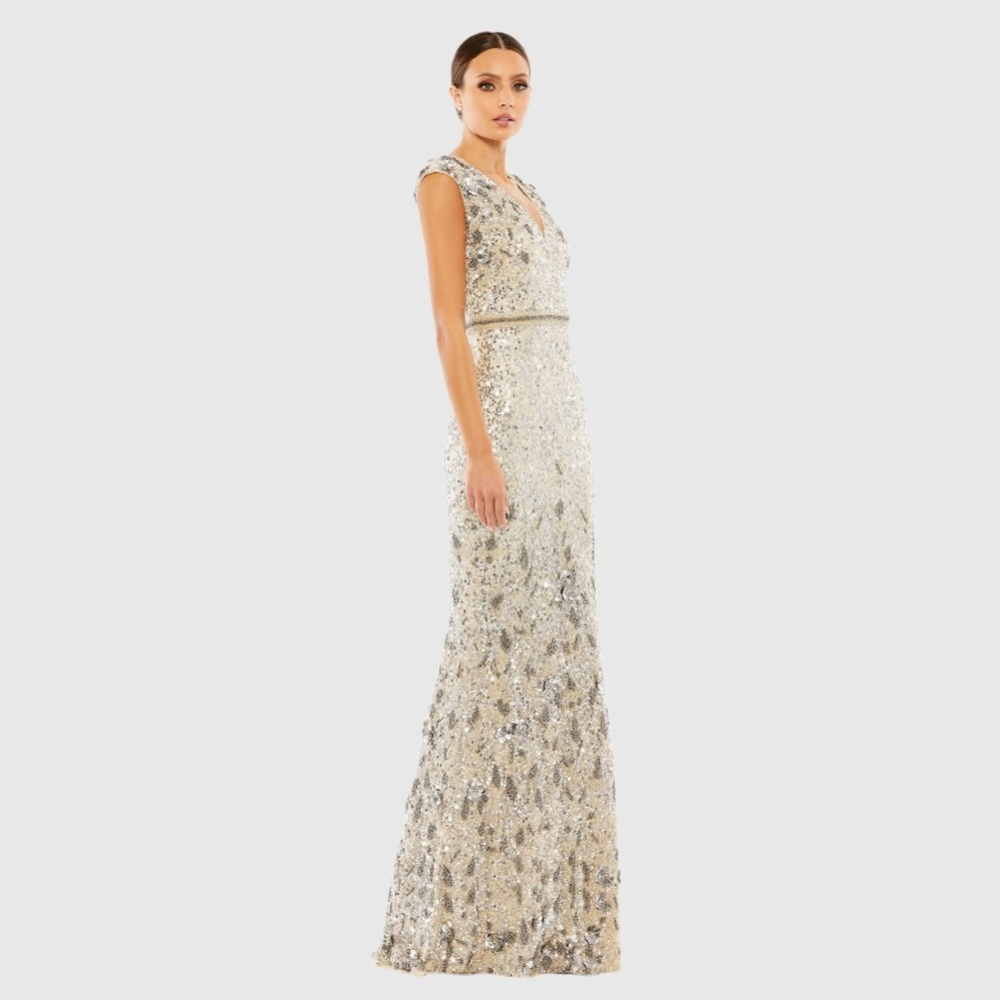 MAC DUGGAL
White and Silver Embellished V Neck Cap Sleeve Sequin Gown - Picture 4 of 8